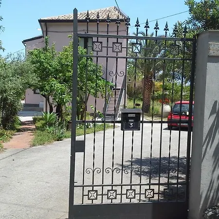 La Cage Aux Folles B&B-2
